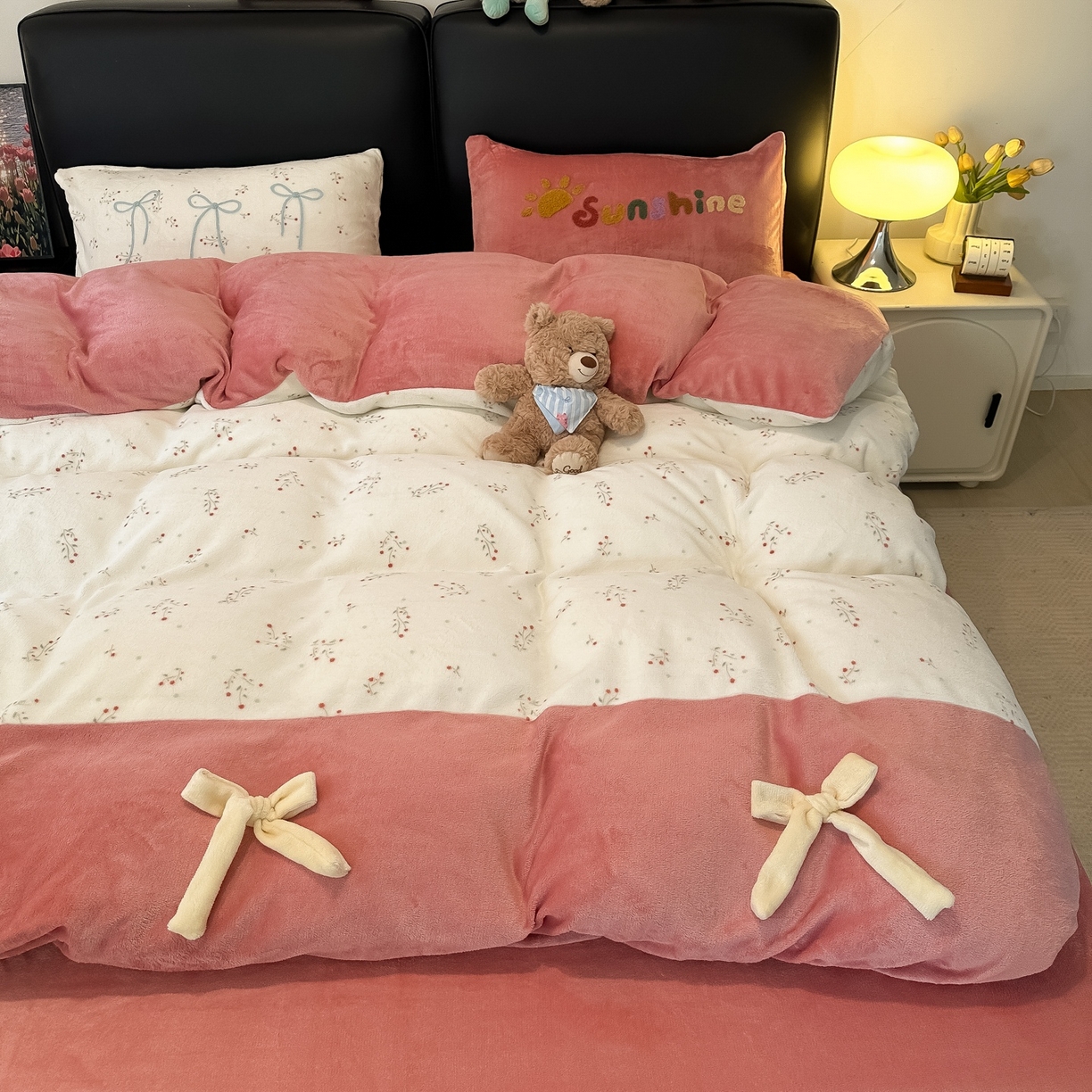 91家纺网 家纺一手货源 找家纺 子钦家纺 2025新款田园复古风加厚牛奶绒蝴蝶结款毛巾绣四件套 牛奶绒公主风-小花园