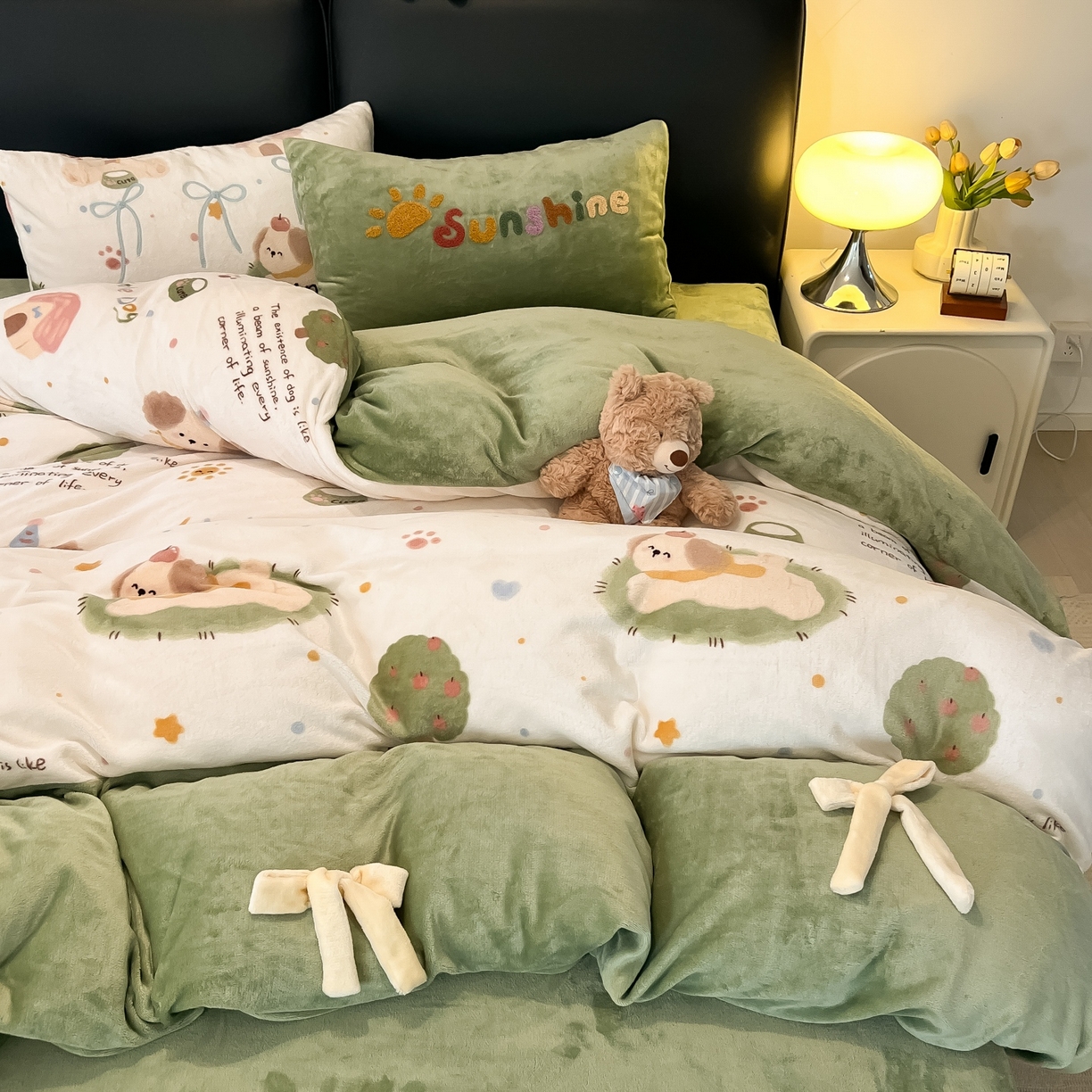 91家纺网 家纺一手货源 找家纺 子钦家纺 2025新款田园复古风加厚牛奶绒蝴蝶结款毛巾绣四件套 牛奶绒公主风-趴趴狗