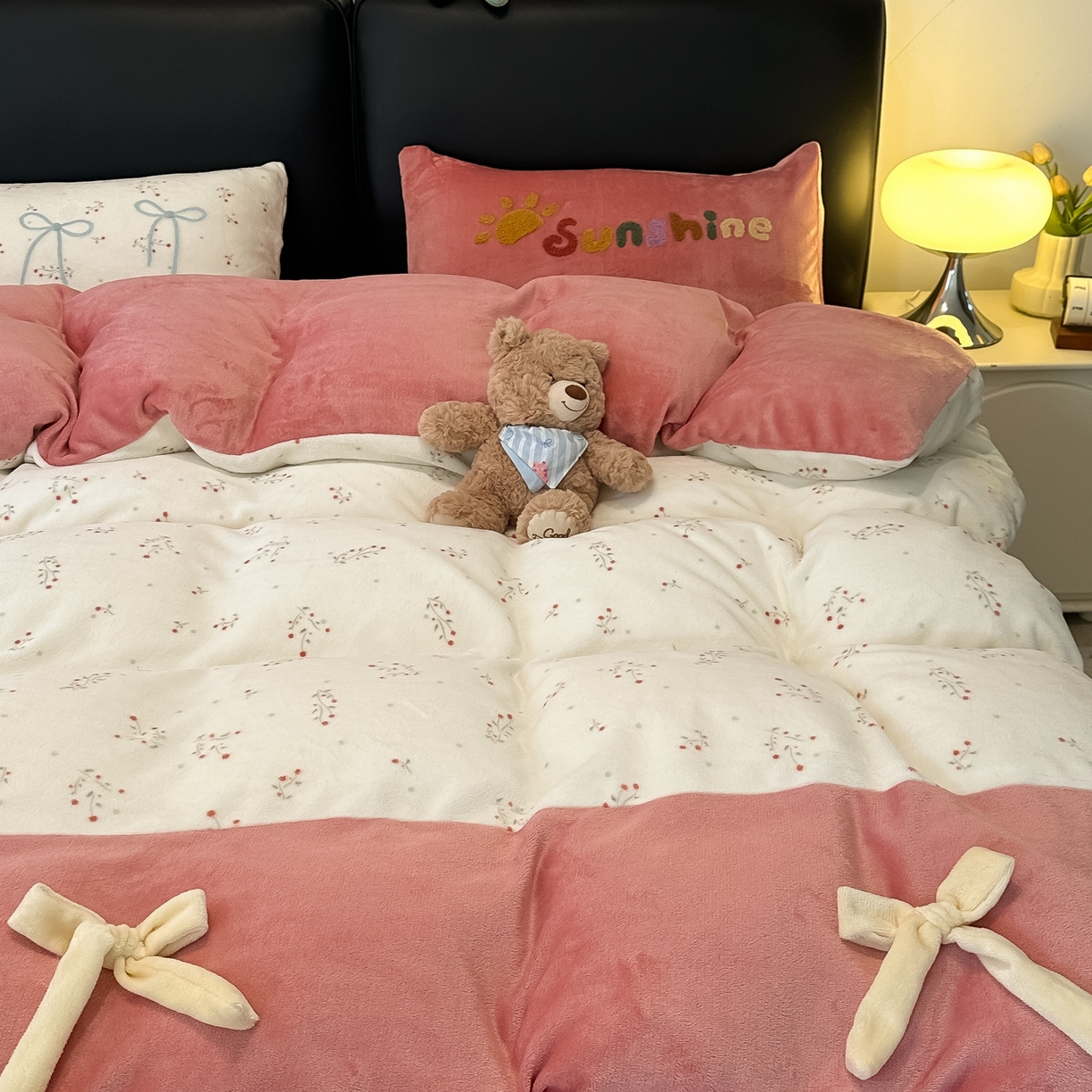 91家纺网 家纺一手货源 找家纺 子钦家纺 2025新款田园复古风加厚牛奶绒蝴蝶结款毛巾绣四件套 牛奶绒公主风-小花园