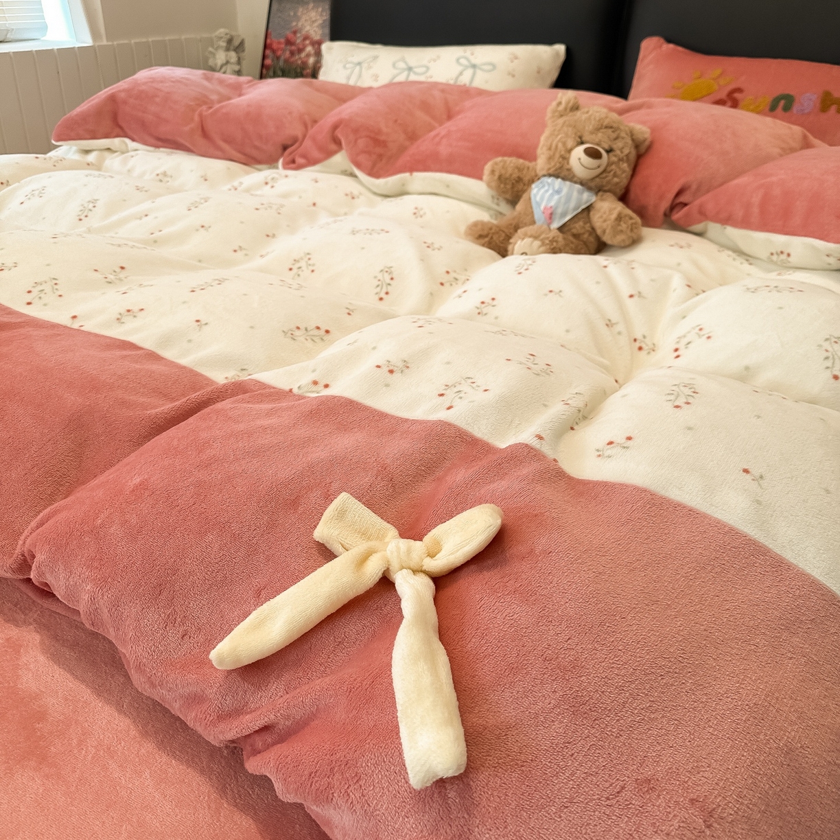 91家纺网 家纺一手货源 找家纺 子钦家纺 2025新款田园复古风加厚牛奶绒蝴蝶结款毛巾绣四件套 牛奶绒公主风-小花园