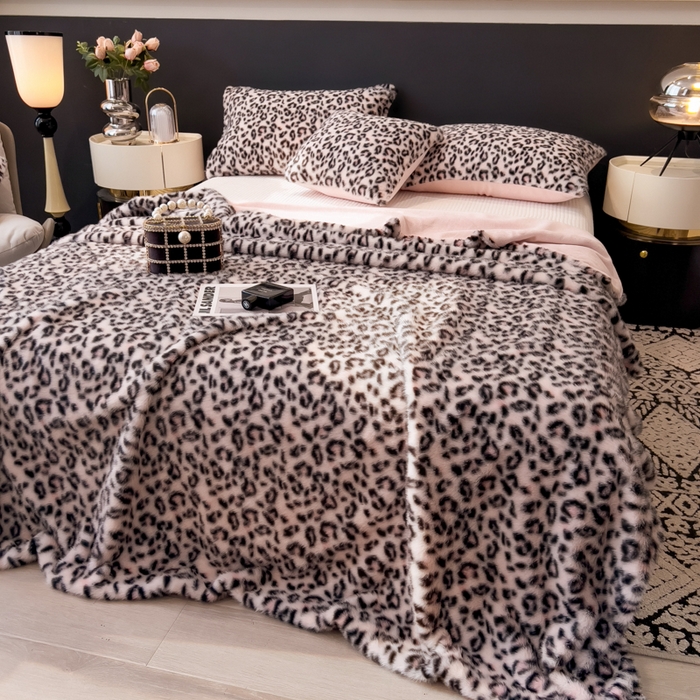 91家纺网 家纺一手货源 找家纺 （总）九花鹿 2025新款丹麦皮草绒水貂绒盖毯毛毯毯子-豹纹