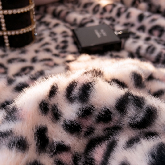 91家纺网 家纺一手货源 找家纺 九花鹿 2025新款丹麦皮草绒水貂绒盖毯毛毯毯子-豹纹 豹纹粉