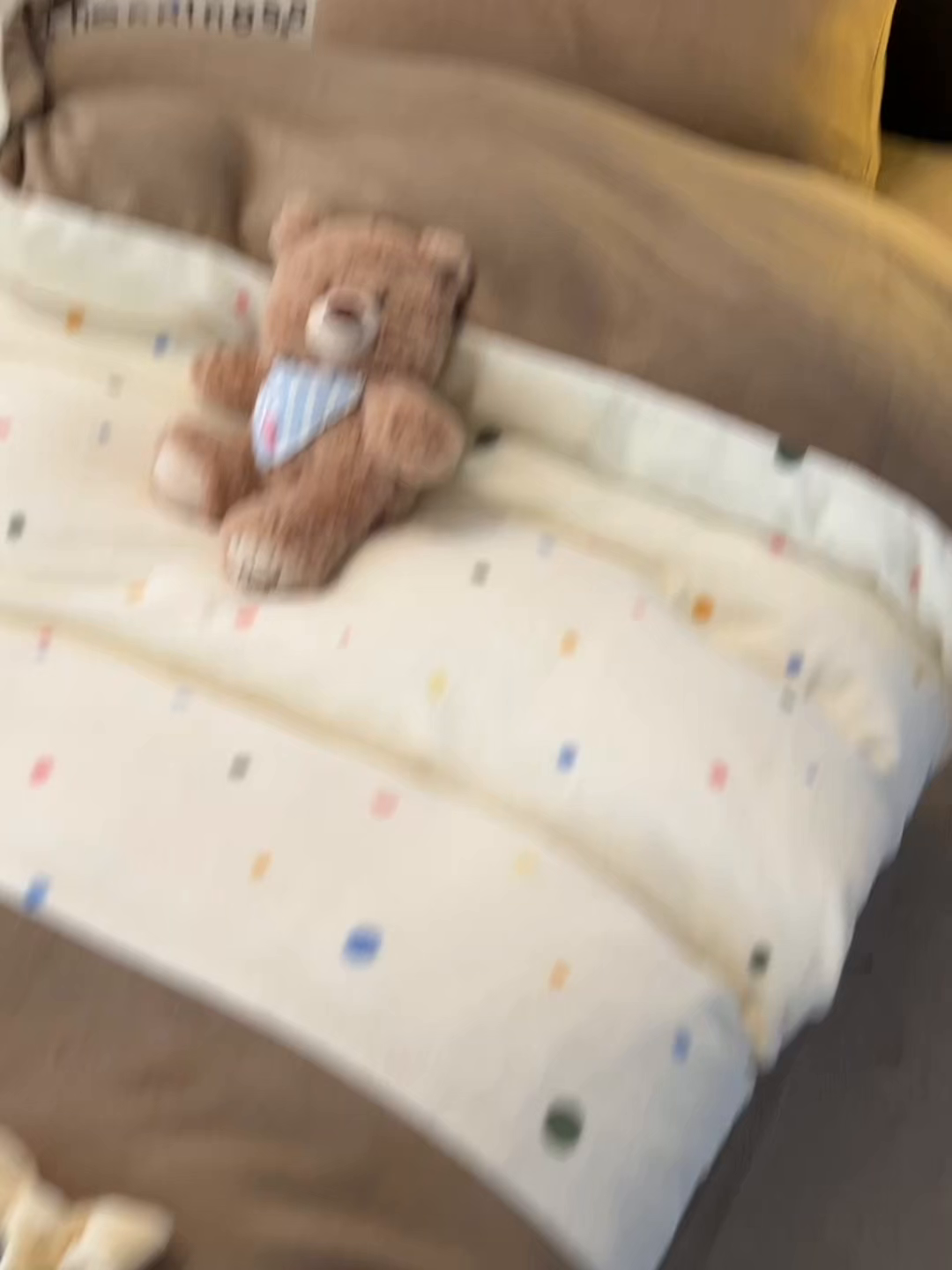 91家纺网 家纺一手货源 找家纺 子钦家纺 2025新款田园复古风加厚牛奶绒蝴蝶结款毛巾绣四件套 牛奶绒公主风-七彩波点