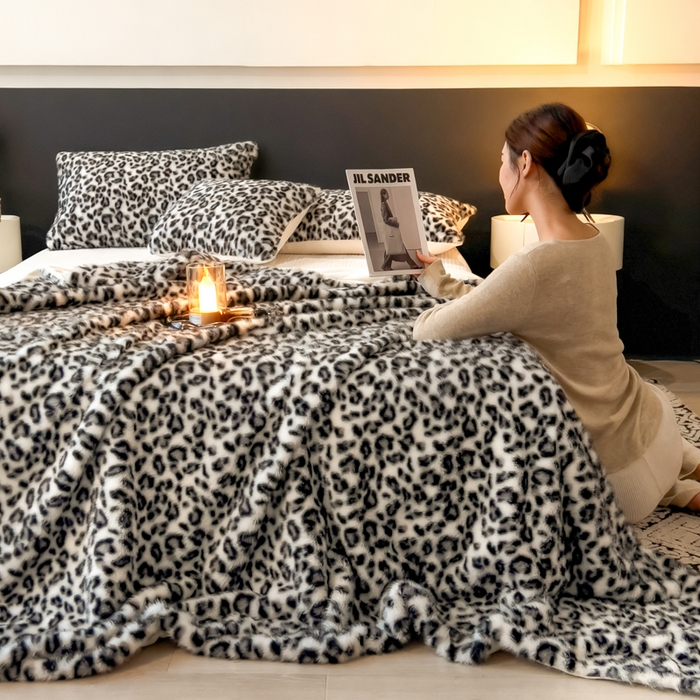 91家纺网 家纺一手货源 找家纺 九花鹿 2025新款丹麦皮草绒水貂绒盖毯毛毯毯子-豹纹 豹纹灰