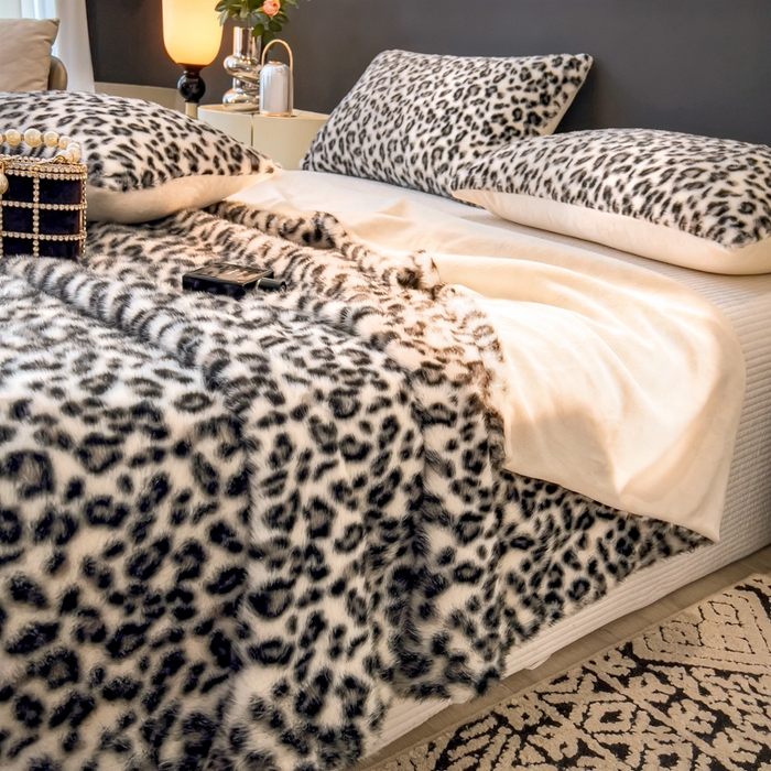 91家纺网 家纺一手货源 找家纺 九花鹿 2025新款丹麦皮草绒水貂绒盖毯毛毯毯子-豹纹 豹纹灰