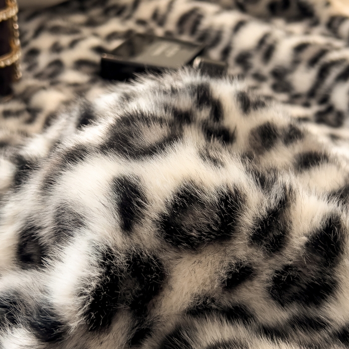 91家纺网 家纺一手货源 找家纺 九花鹿 2025新款丹麦皮草绒水貂绒盖毯毛毯毯子-豹纹 豹纹灰