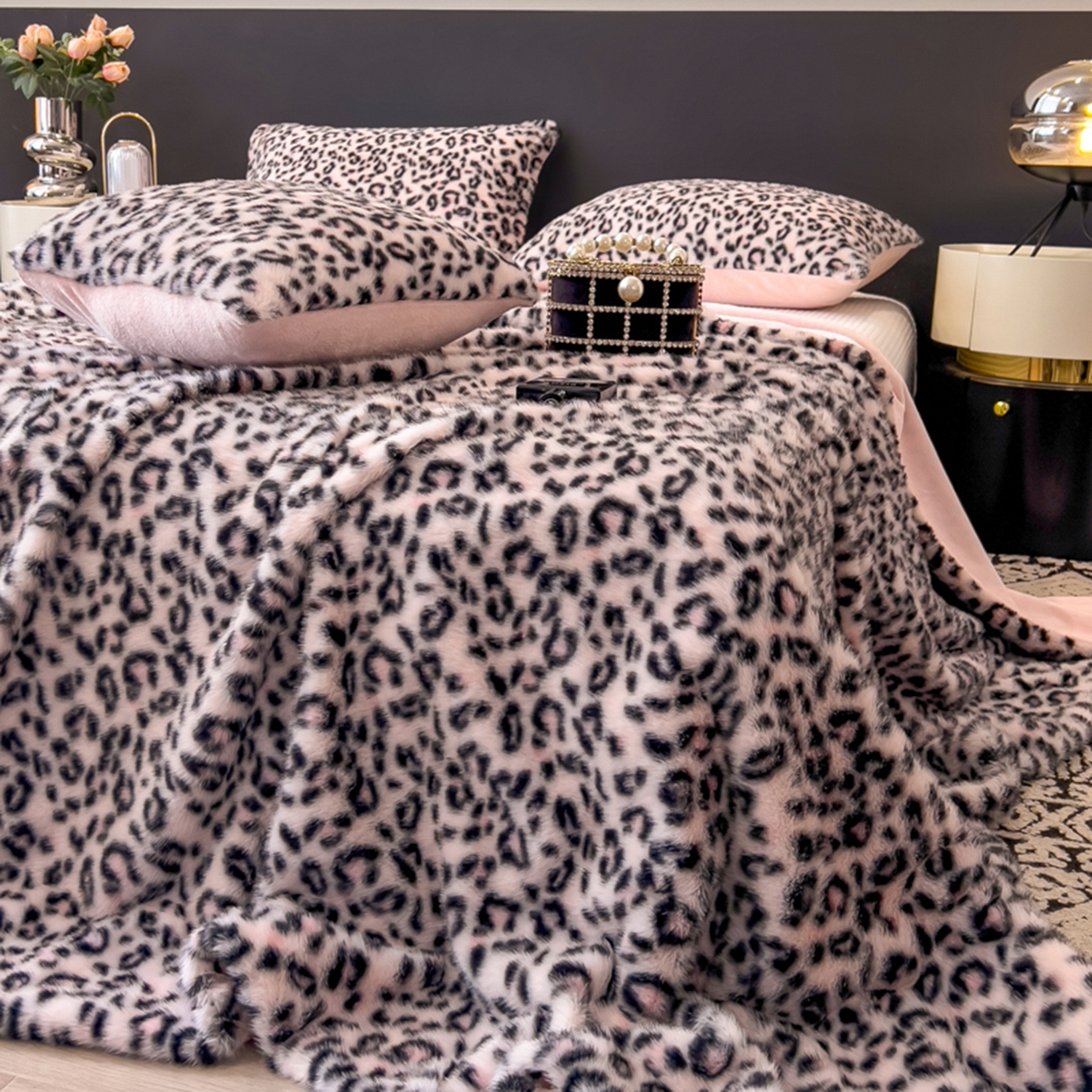 91家纺网 家纺一手货源 找家纺 九花鹿 2025新款丹麦皮草绒水貂绒盖毯毛毯毯子-豹纹 豹纹粉