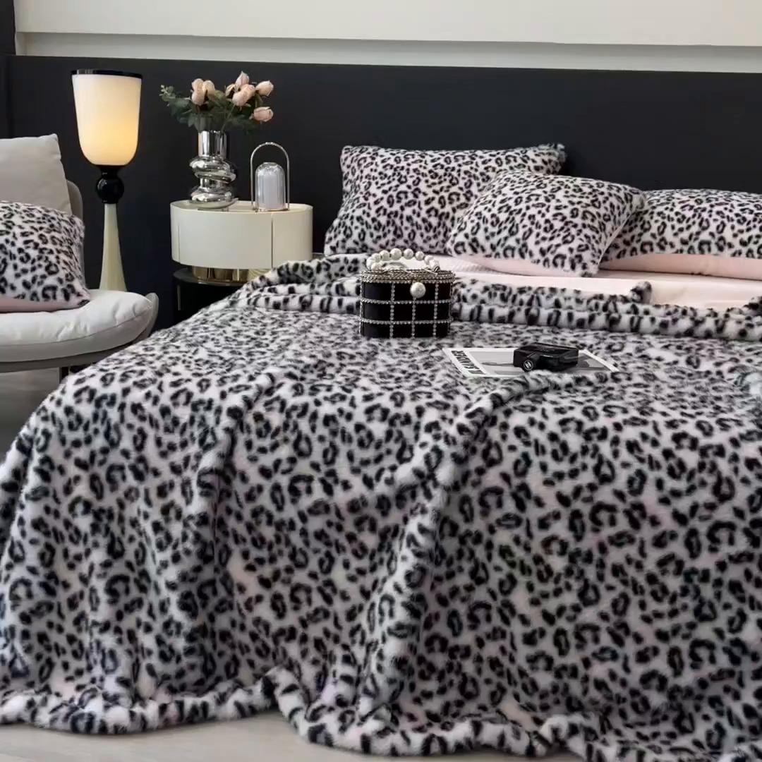 91家纺网 家纺一手货源 找家纺 （总）九花鹿 2025新款丹麦皮草绒水貂绒盖毯毛毯毯子-豹纹