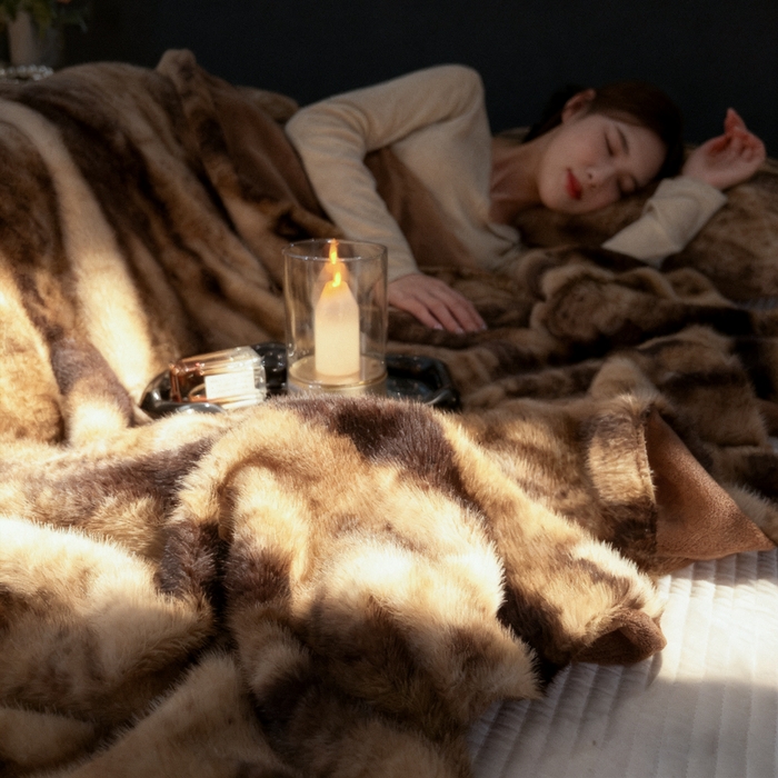 91家纺网 家纺一手货源 找家纺 （总）九花鹿 2025新款丹麦皮草绒水貂绒盖毯毛毯毯子