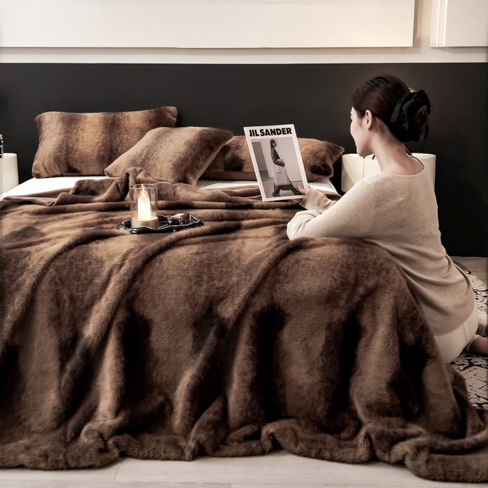 91家纺网 家纺一手货源 找家纺 九花鹿 2025新款丹麦皮草绒水貂绒盖毯毛毯毯子 巴洛克