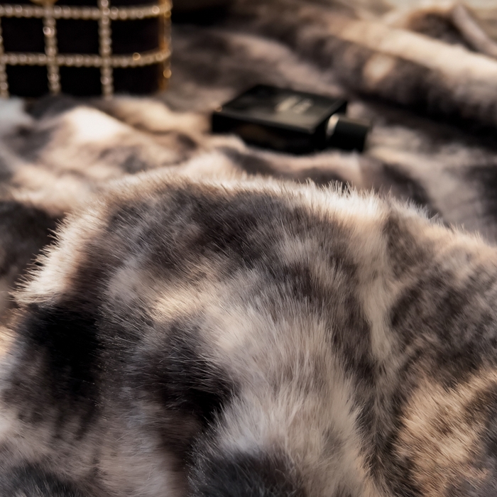 91家纺网 家纺一手货源 找家纺 九花鹿 2025新款丹麦皮草绒水貂绒盖毯毛毯毯子 玛丽娜-气质灰
