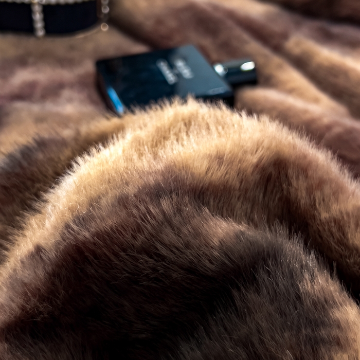 91家纺网 家纺一手货源 找家纺 九花鹿 2025新款丹麦皮草绒水貂绒盖毯毛毯毯子 巴洛克