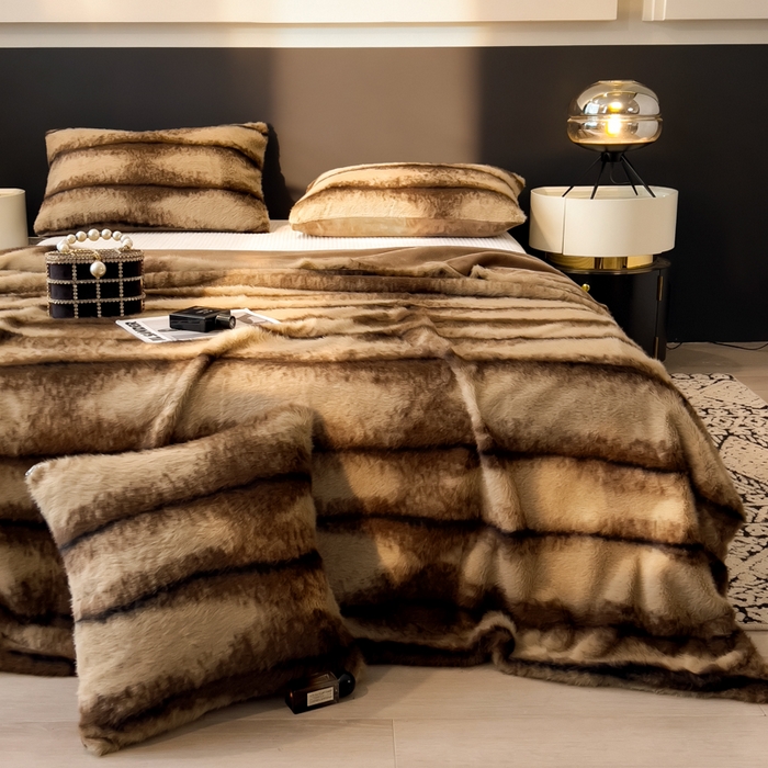 91家纺网 家纺一手货源 找家纺 九花鹿 2025新款丹麦皮草绒水貂绒盖毯毛毯毯子 佩兹利