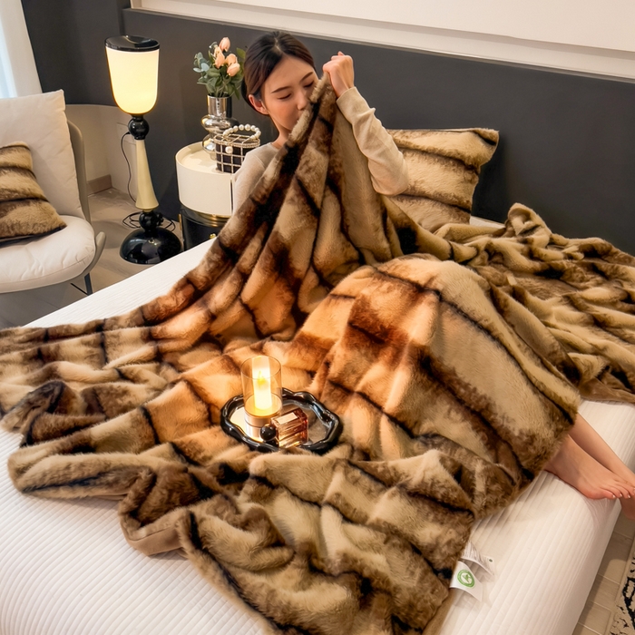 91家纺网 家纺一手货源 找家纺 九花鹿 2025新款丹麦皮草绒水貂绒盖毯毛毯毯子 佩兹利