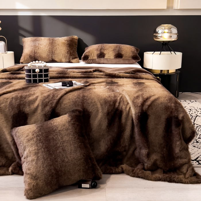 91家纺网 家纺一手货源 找家纺 九花鹿 2025新款丹麦皮草绒水貂绒盖毯毛毯毯子 巴洛克