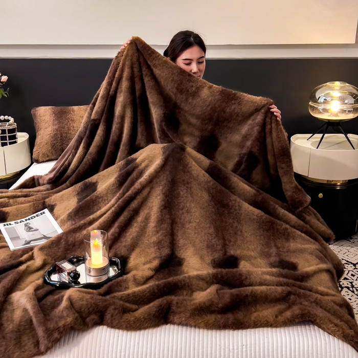 91家纺网 家纺一手货源 找家纺 九花鹿 2025新款丹麦皮草绒水貂绒盖毯毛毯毯子 巴洛克