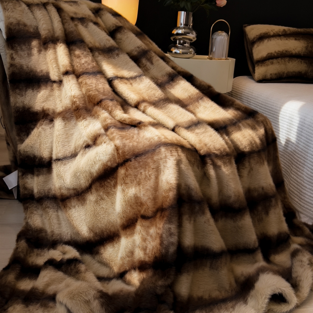 91家纺网 家纺一手货源 找家纺 九花鹿 2025新款丹麦皮草绒水貂绒盖毯毛毯毯子 佩兹利