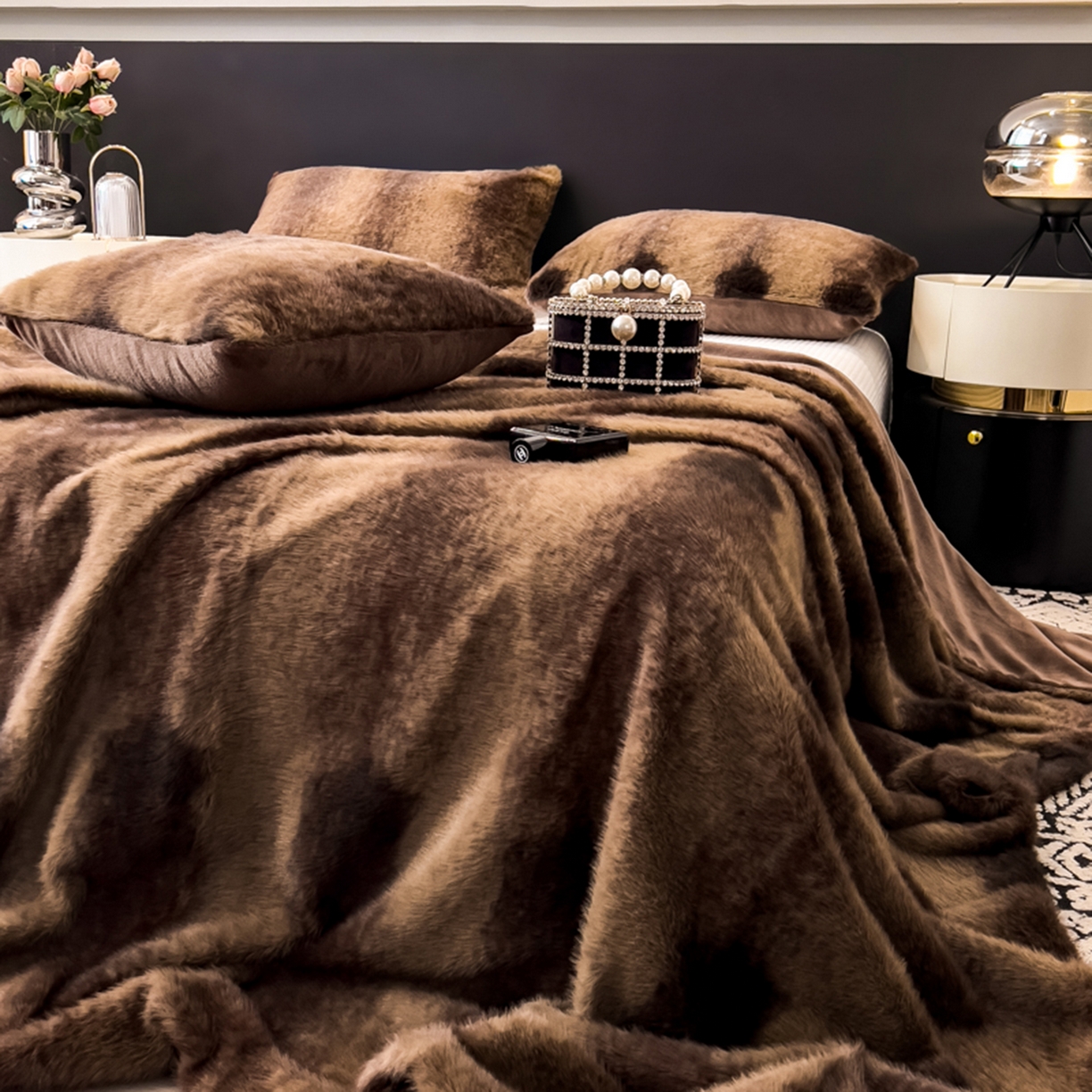 91家纺网 家纺一手货源 找家纺 九花鹿 2025新款丹麦皮草绒水貂绒盖毯毛毯毯子 巴洛克