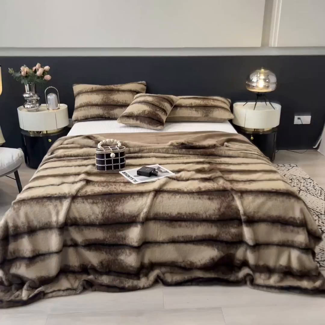 91家纺网 家纺一手货源 找家纺 九花鹿 2025新款丹麦皮草绒水貂绒盖毯毛毯毯子 佩兹利