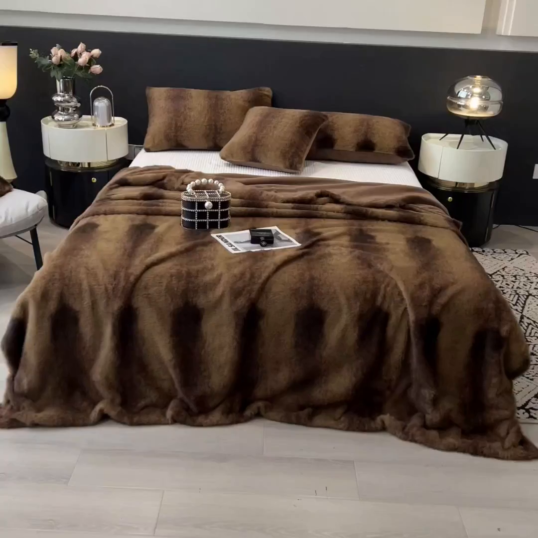 91家纺网 家纺一手货源 找家纺 九花鹿 2025新款丹麦皮草绒水貂绒盖毯毛毯毯子 巴洛克