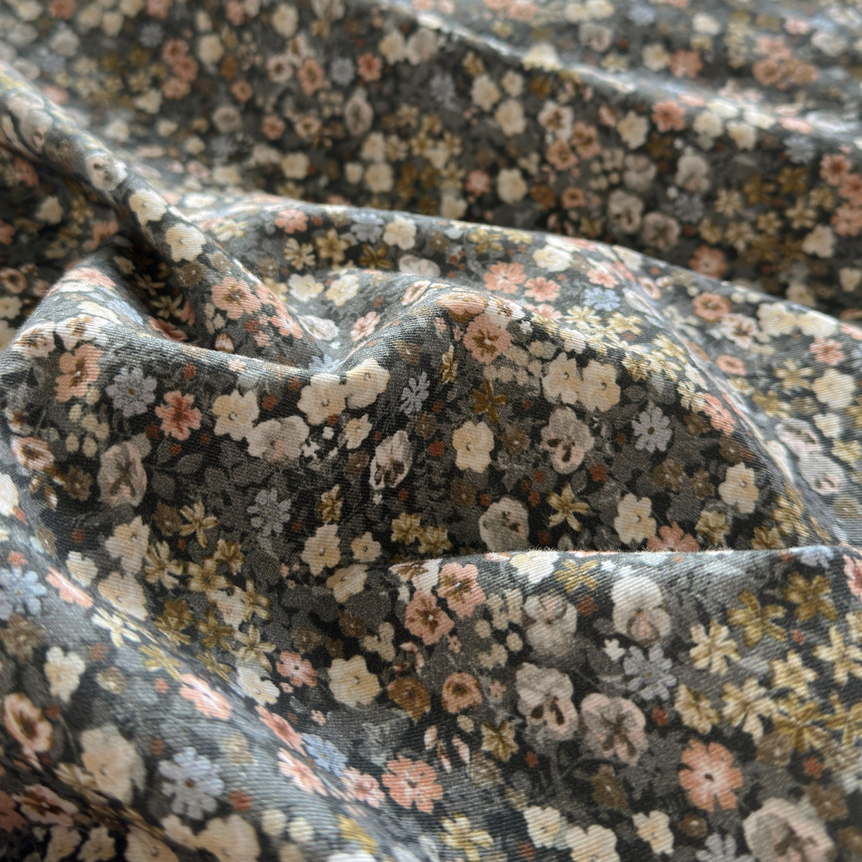 91家纺网 家纺一手货源 找家纺 怡家居 2025新款全棉纯棉磨毛数码印花韩系花边四件套 阑珊