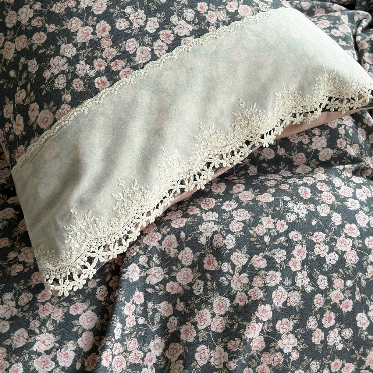 91家纺网 家纺一手货源 找家纺 怡家居 2025新款全棉纯棉磨毛数码印花韩系花边四件套 浪漫