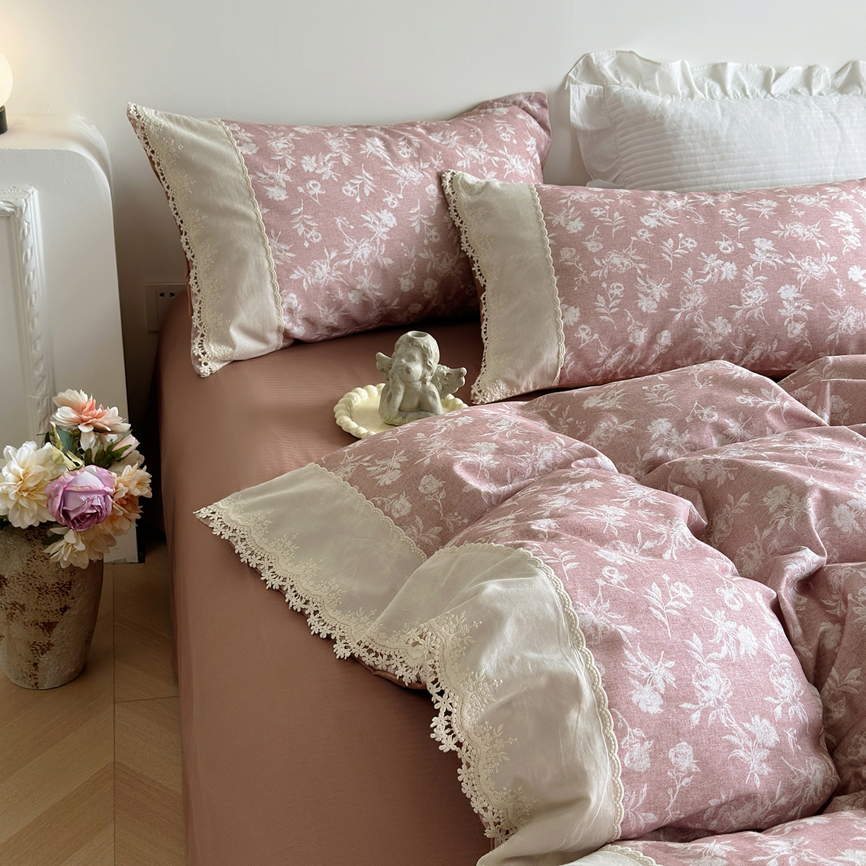 91家纺网 家纺一手货源 找家纺 怡家居 2025新款全棉纯棉磨毛数码印花韩系花边四件套 兰序