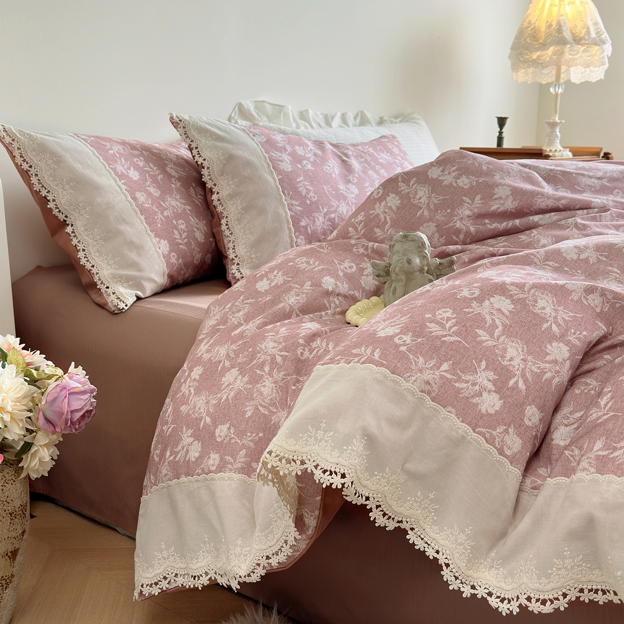 91家纺网 家纺一手货源 找家纺 怡家居 2025新款全棉纯棉磨毛数码印花韩系花边四件套 兰序