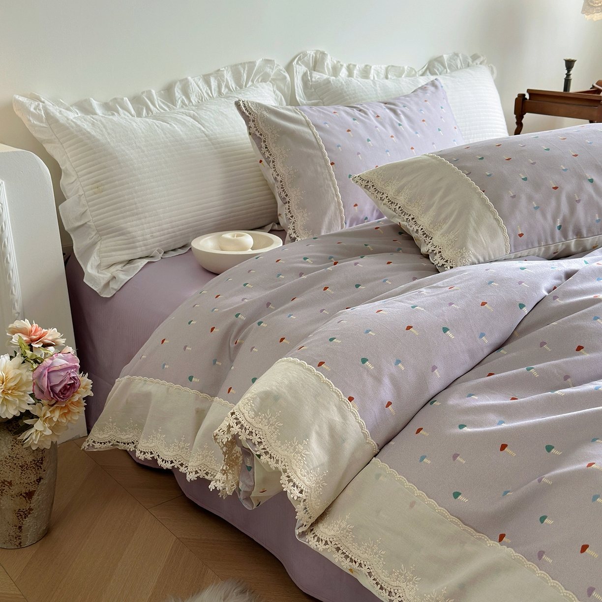 91家纺网 家纺一手货源 找家纺 怡家居 2025新款全棉纯棉磨毛数码印花韩系花边四件套 紫蘑菇