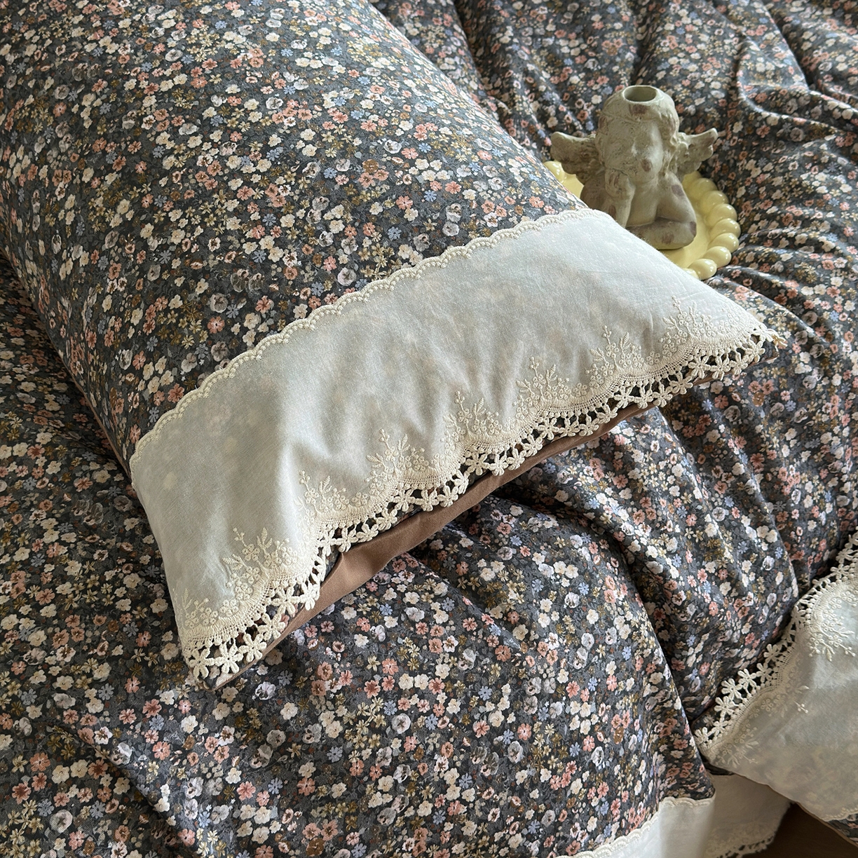 91家纺网 家纺一手货源 找家纺 怡家居 2025新款全棉纯棉磨毛数码印花韩系花边四件套 阑珊