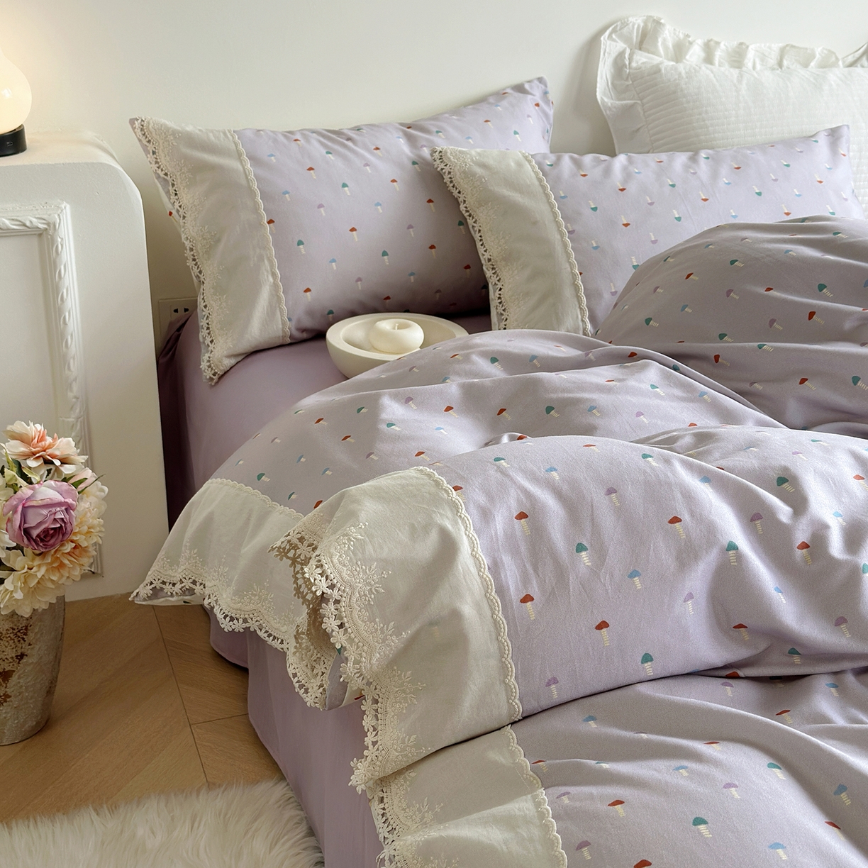 91家纺网 家纺一手货源 找家纺 怡家居 2025新款全棉纯棉磨毛数码印花韩系花边四件套 紫蘑菇