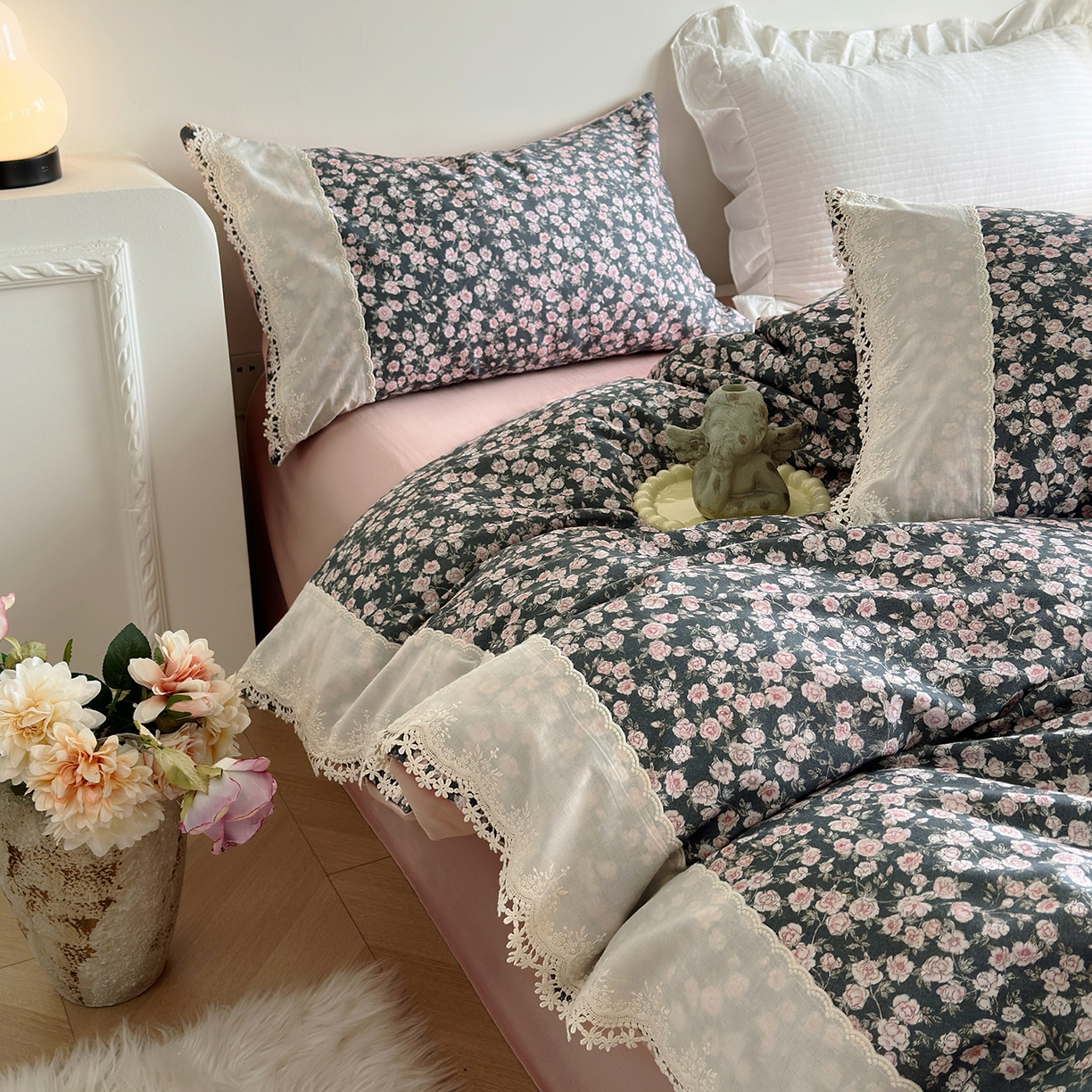 91家纺网 家纺一手货源 找家纺 怡家居 2025新款全棉纯棉磨毛数码印花韩系花边四件套 浪漫