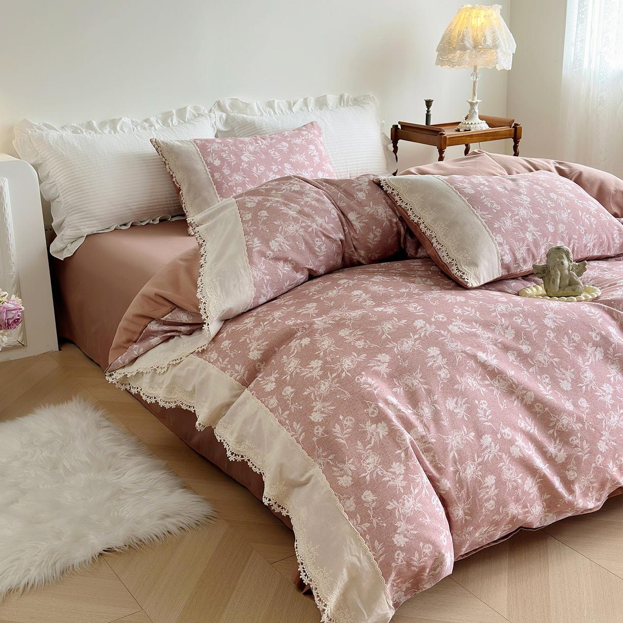 91家纺网 家纺一手货源 找家纺 怡家居 2025新款全棉纯棉磨毛数码印花韩系花边四件套 兰序