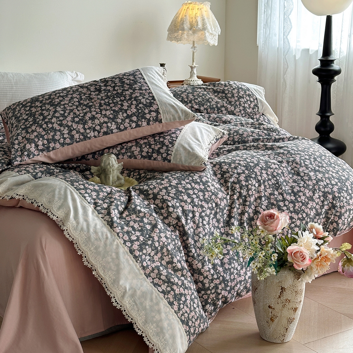 91家纺网 家纺一手货源 找家纺 怡家居 2025新款全棉纯棉磨毛数码印花韩系花边四件套 浪漫