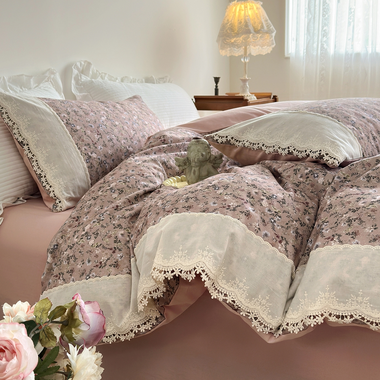 91家纺网 家纺一手货源 找家纺 怡家居 2025新款全棉纯棉磨毛数码印花韩系花边四件套 茵然