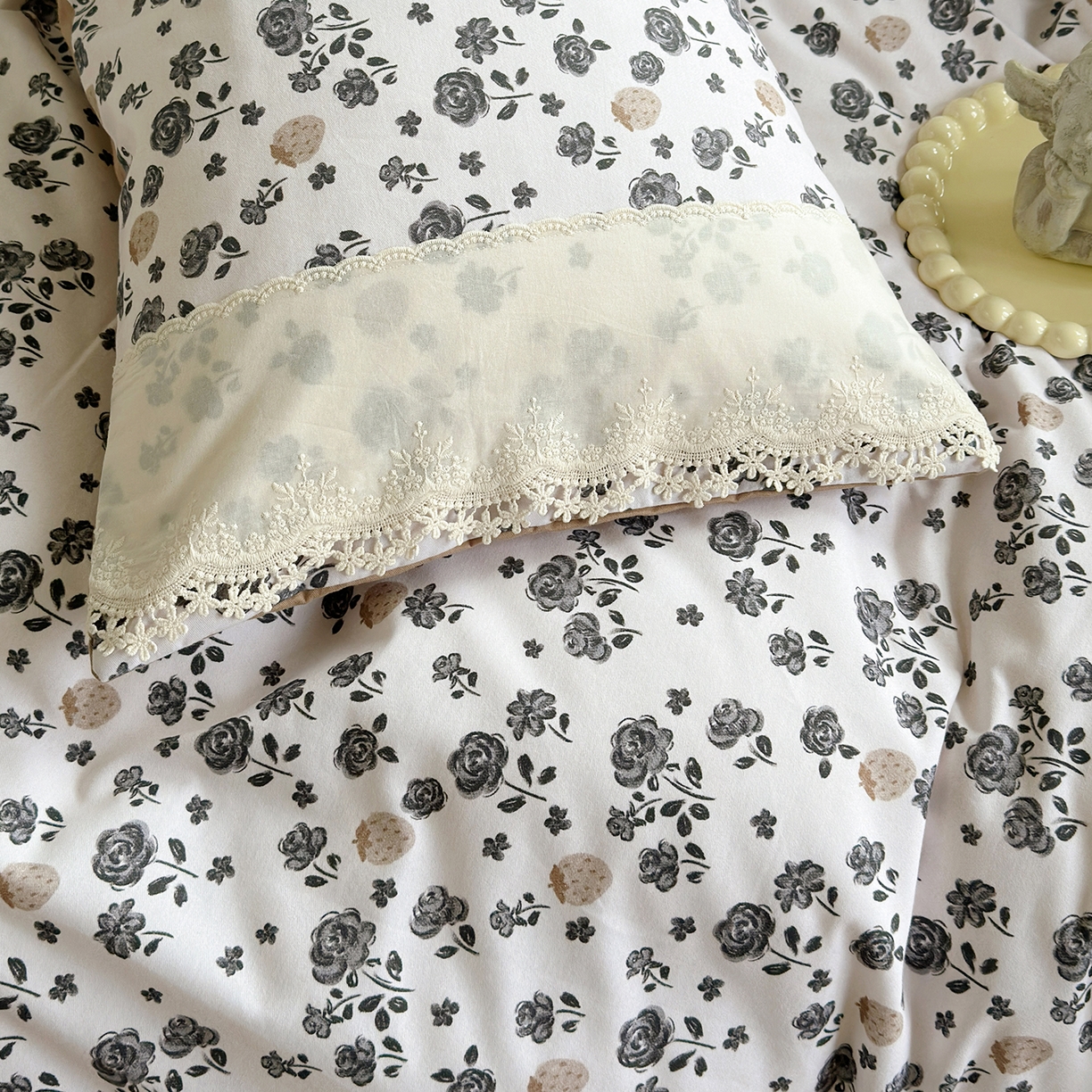 91家纺网 家纺一手货源 找家纺 怡家居 2025新款全棉纯棉磨毛数码印花韩系花边四件套 语棠