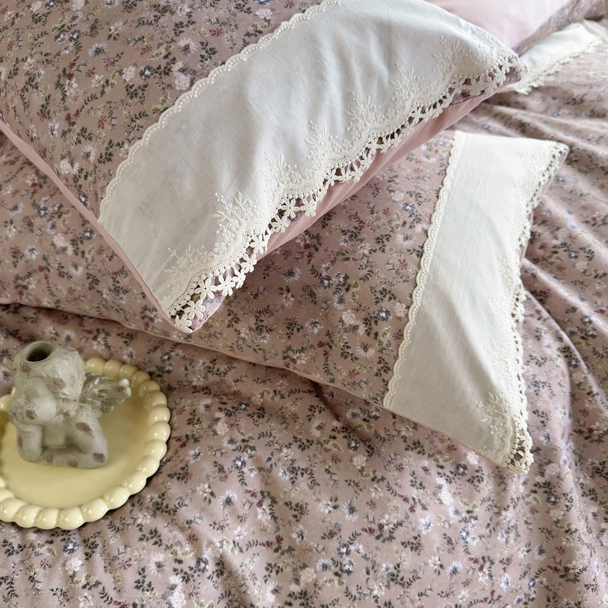 91家纺网 家纺一手货源 找家纺 怡家居 2025新款全棉纯棉磨毛数码印花韩系花边四件套 茵然