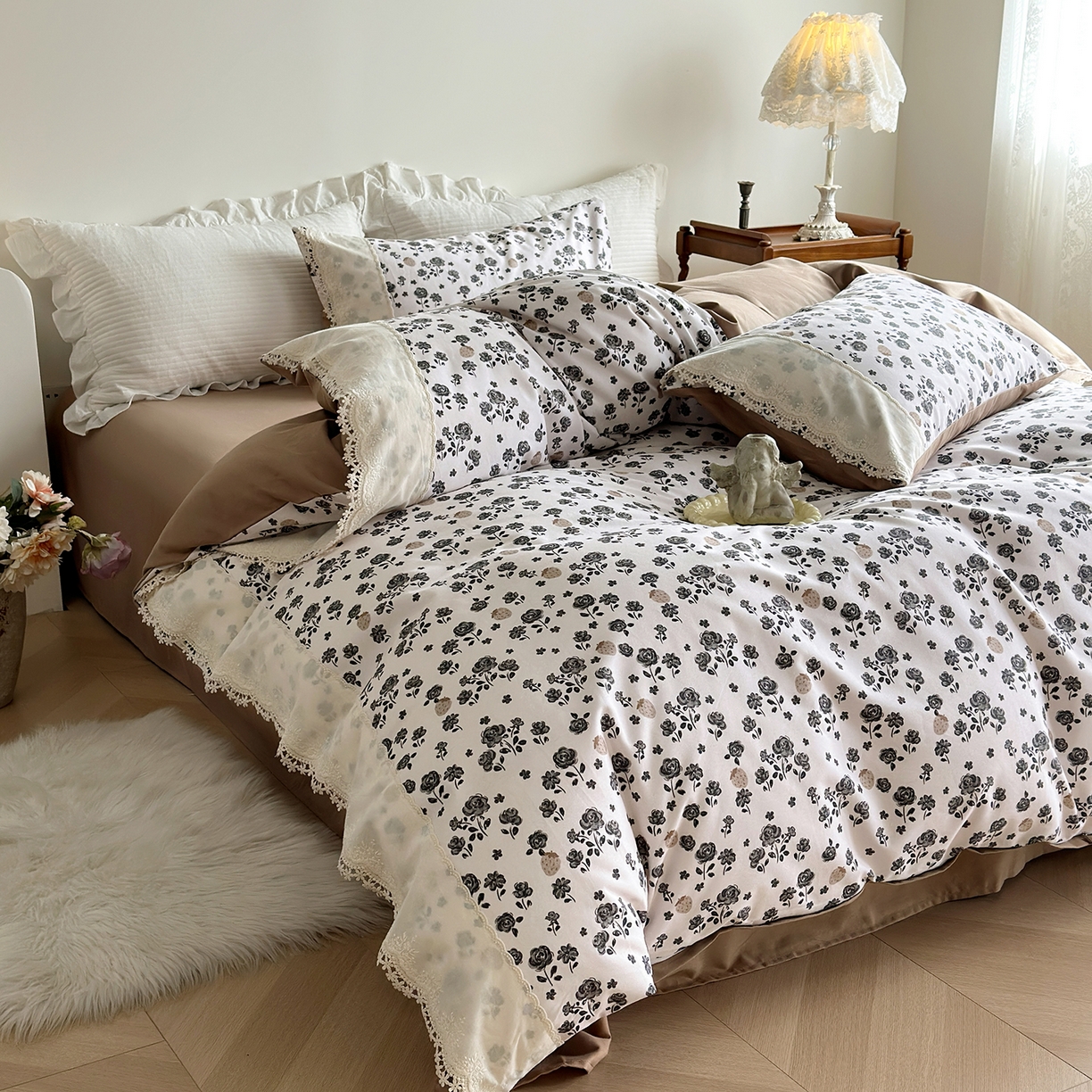 91家纺网 家纺一手货源 找家纺 怡家居 2025新款全棉纯棉磨毛数码印花韩系花边四件套 语棠