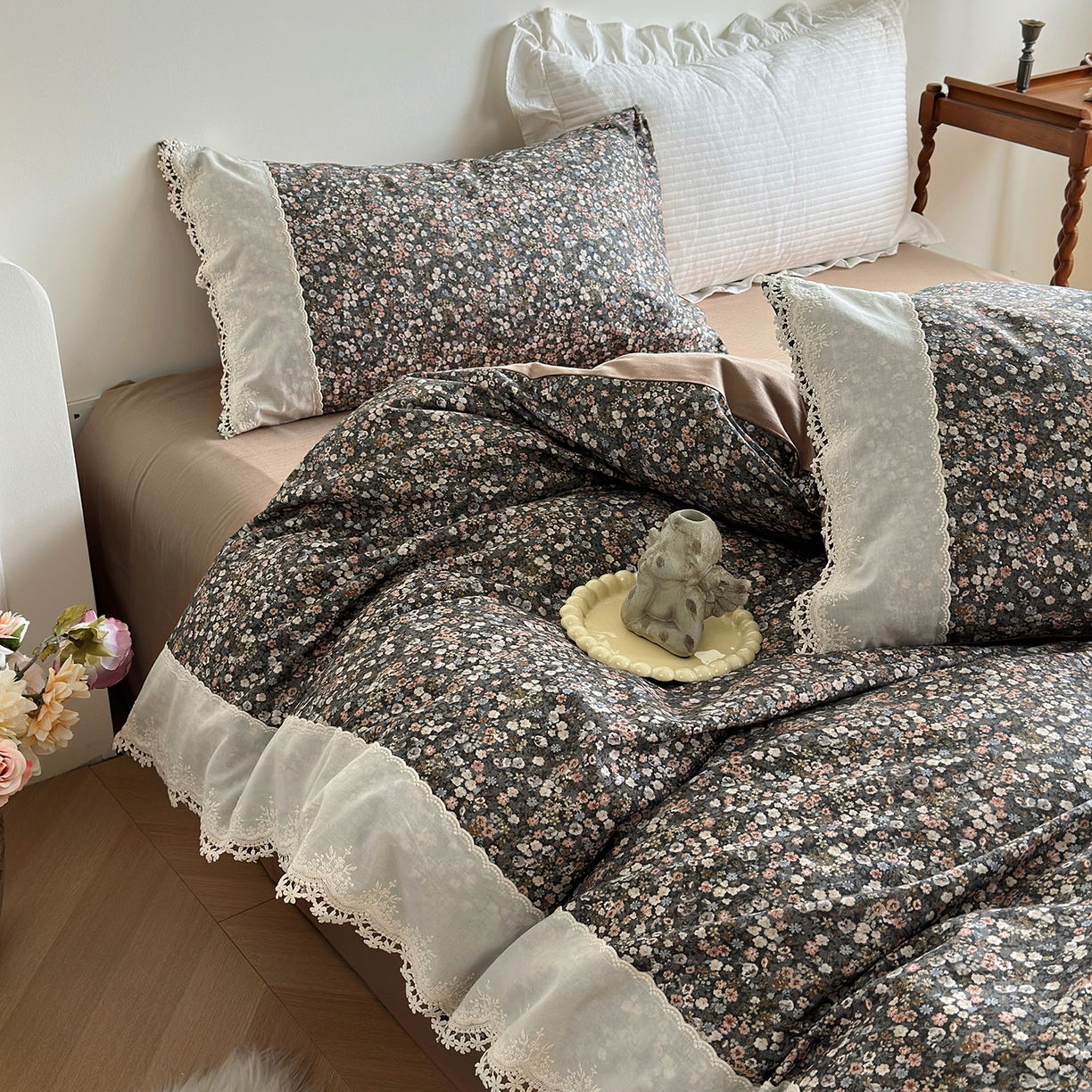 怡家居 2025新款全棉纯棉磨毛数码印花韩系花边四件套 阑珊
