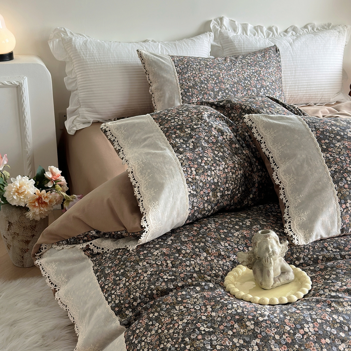 91家纺网 家纺一手货源 找家纺 怡家居 2025新款全棉纯棉磨毛数码印花韩系花边四件套 阑珊