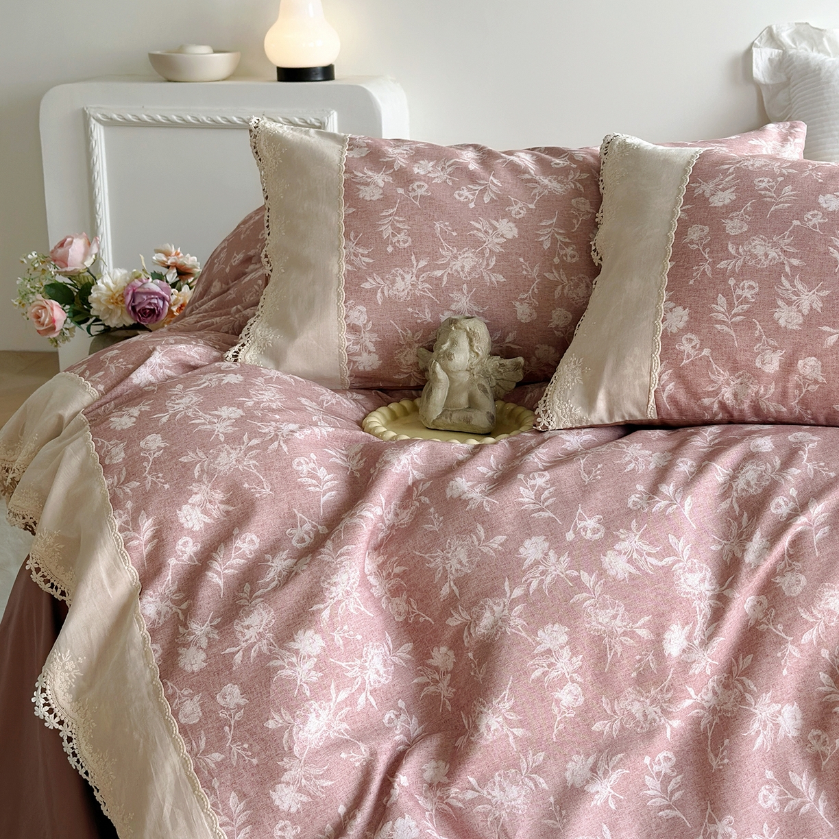 91家纺网 家纺一手货源 找家纺 怡家居 2025新款全棉纯棉磨毛数码印花韩系花边四件套 兰序