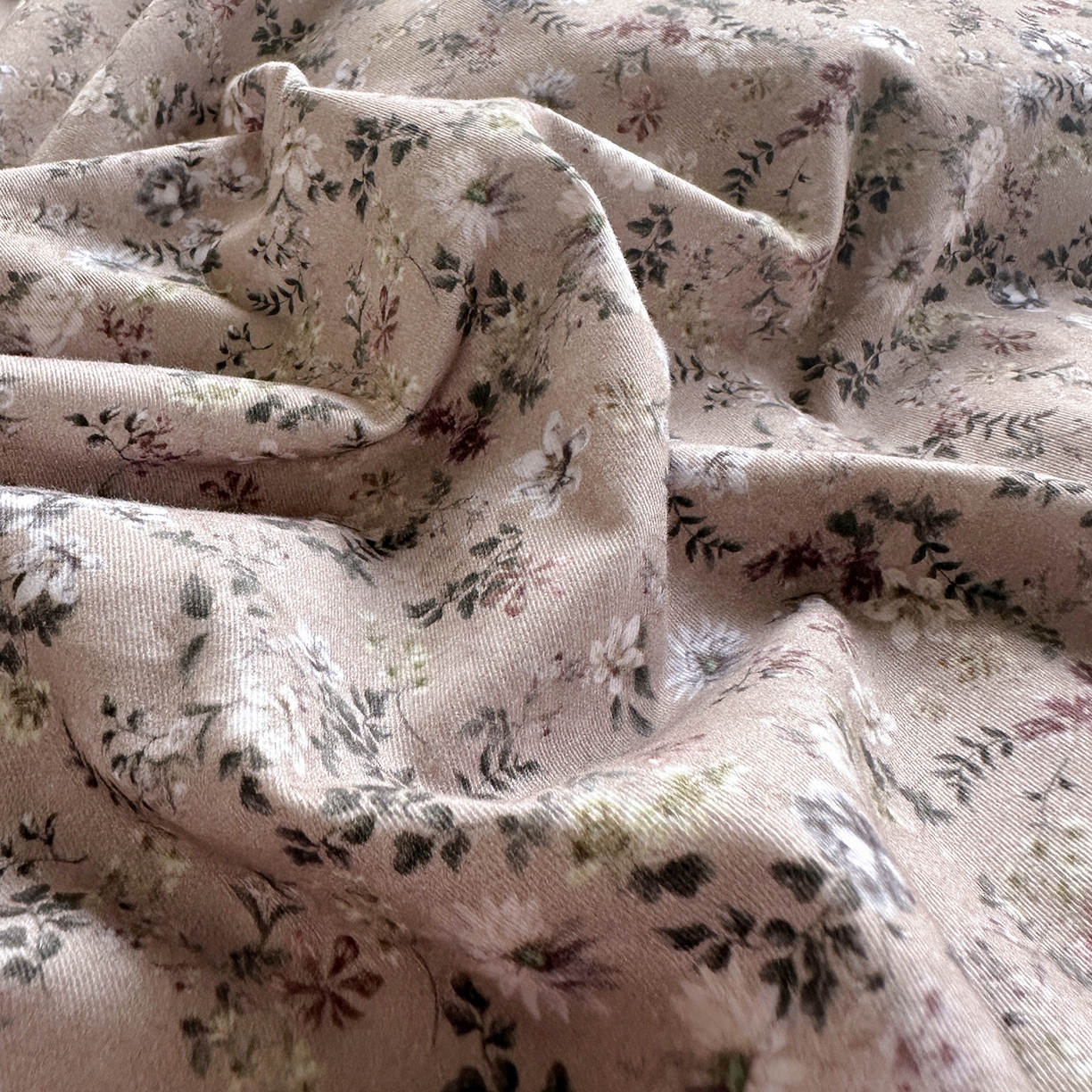 91家纺网 家纺一手货源 找家纺 怡家居 2025新款全棉纯棉磨毛数码印花韩系花边四件套 茵然