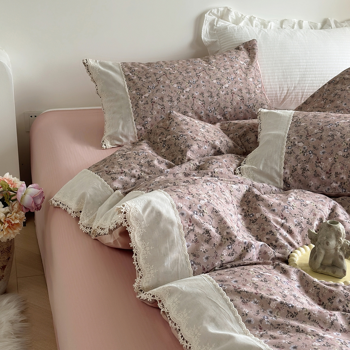 91家纺网 家纺一手货源 找家纺 怡家居 2025新款全棉纯棉磨毛数码印花韩系花边四件套 茵然