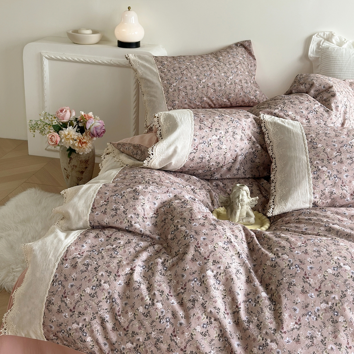 91家纺网 家纺一手货源 找家纺 怡家居 2025新款全棉纯棉磨毛数码印花韩系花边四件套 茵然