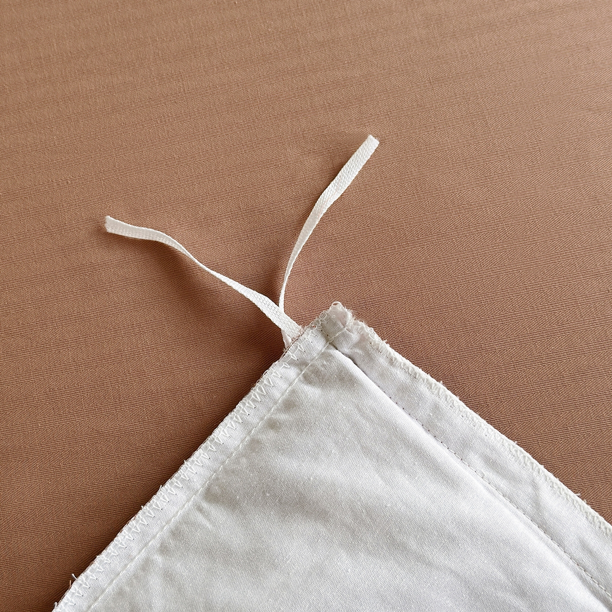 91家纺网 家纺一手货源 找家纺 怡家居 2025新款全棉纯棉磨毛数码印花韩系花边四件套 兰序