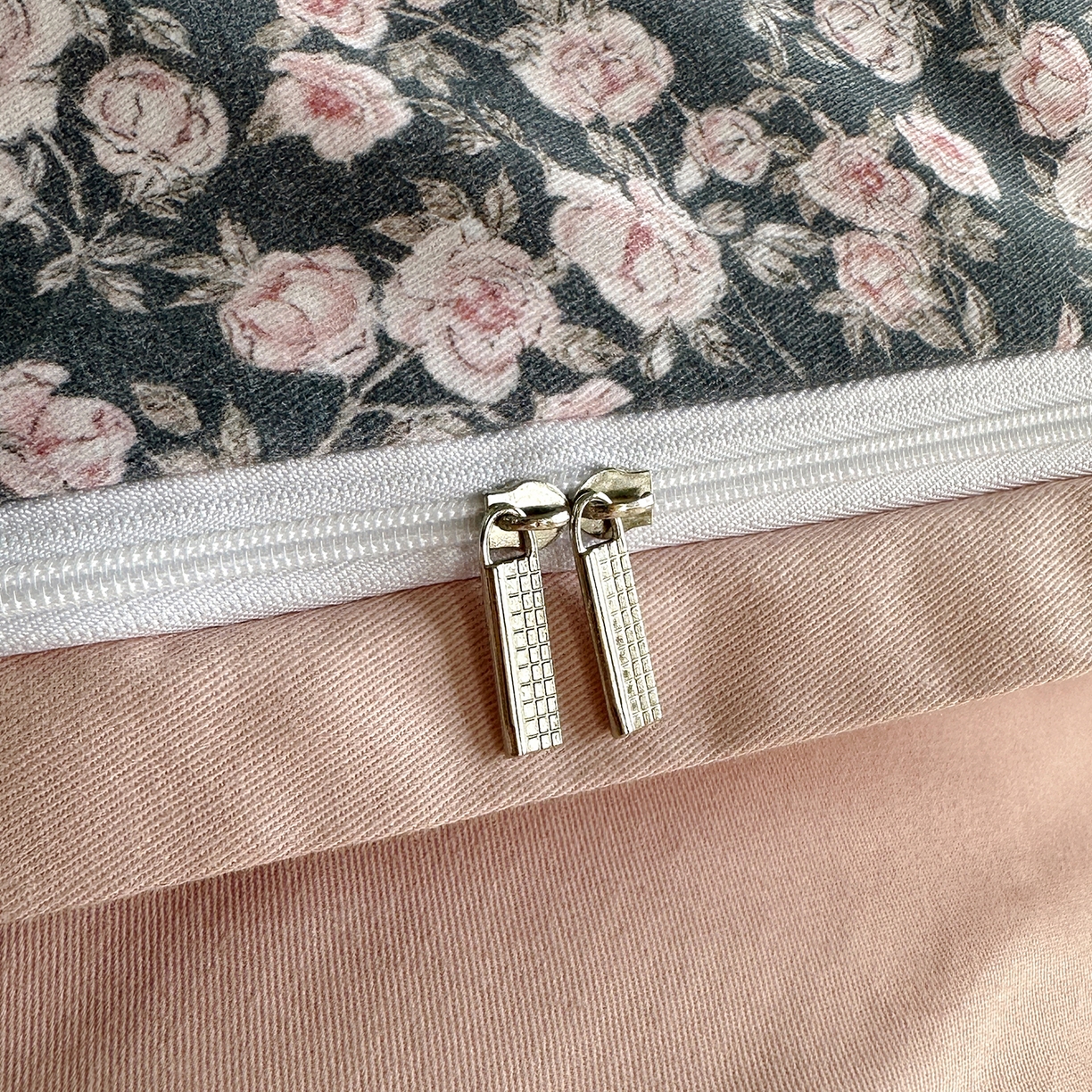 91家纺网 家纺一手货源 找家纺 怡家居 2025新款全棉纯棉磨毛数码印花韩系花边四件套 浪漫