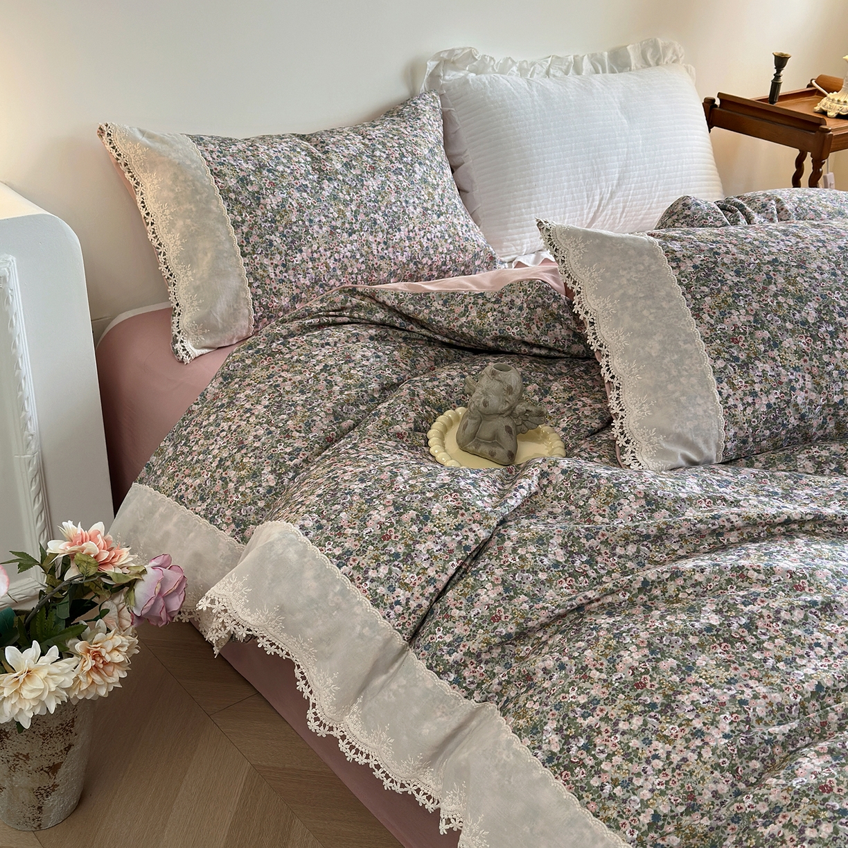 91家纺网 家纺一手货源 找家纺 怡家居 2025新款全棉纯棉磨毛数码印花韩系花边四件套 珍妮