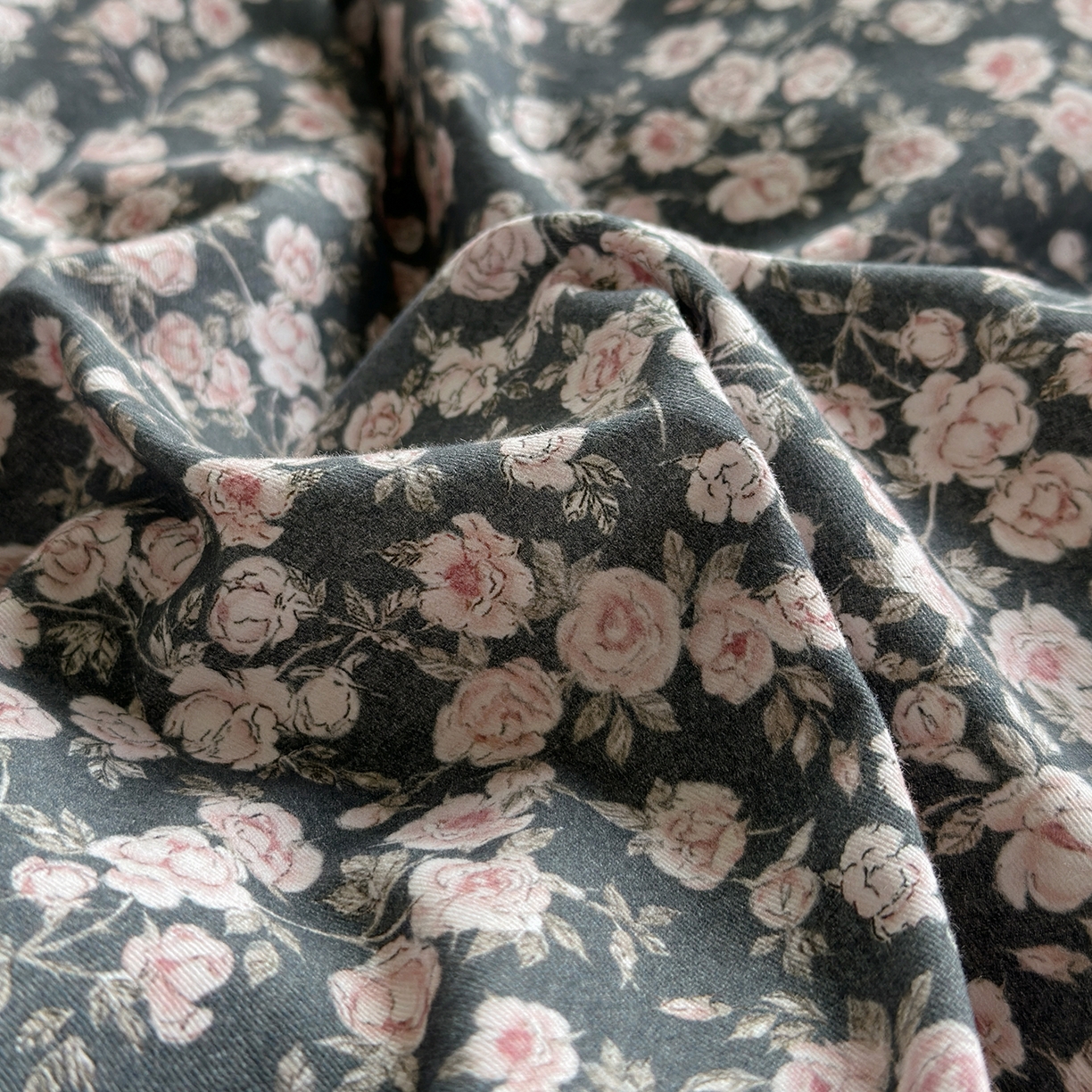 91家纺网 家纺一手货源 找家纺 怡家居 2025新款全棉纯棉磨毛数码印花韩系花边四件套 浪漫