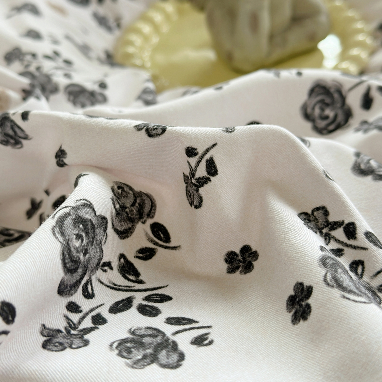 91家纺网 家纺一手货源 找家纺 怡家居 2025新款全棉纯棉磨毛数码印花韩系花边四件套 语棠