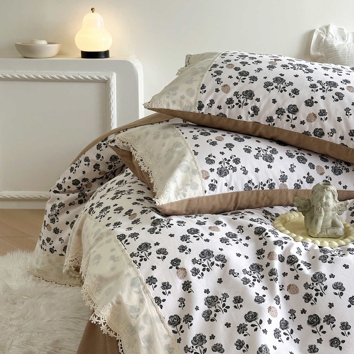 91家纺网 家纺一手货源 找家纺 怡家居 2025新款全棉纯棉磨毛数码印花韩系花边四件套 语棠